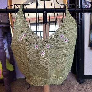 knitted tank with flower embroidery